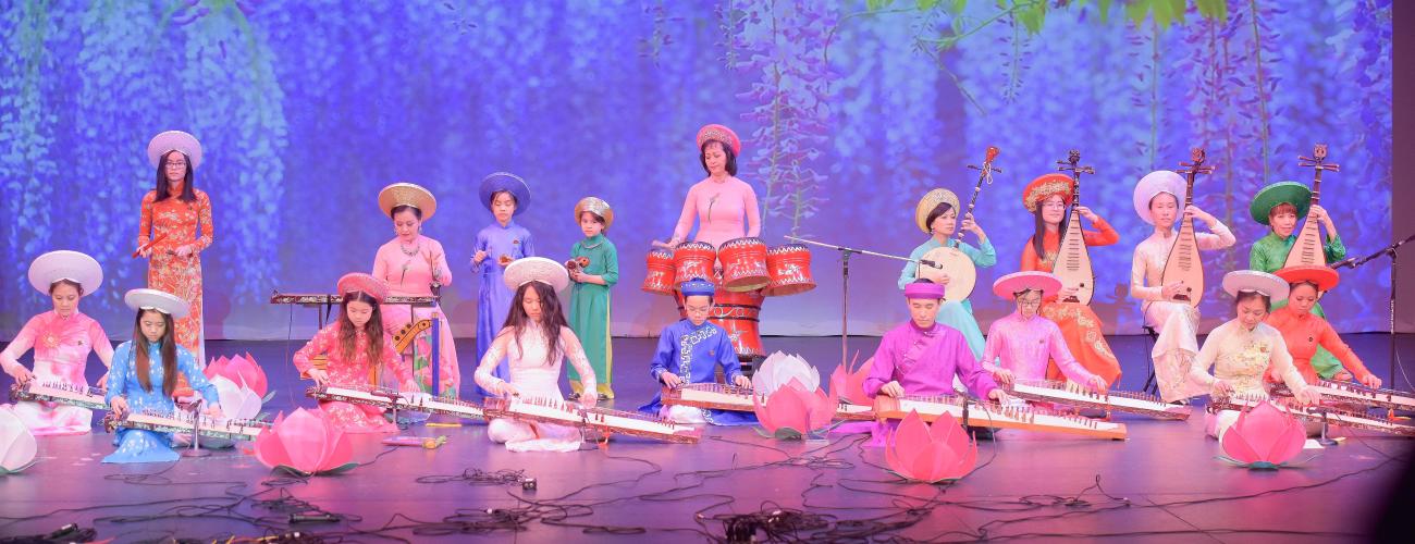 Hướng Việt Performing Arts Group performing traditional music of Vietnam on stage