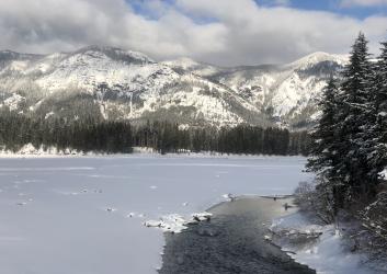 Frozen Lake Easton, snow covered mountains in background