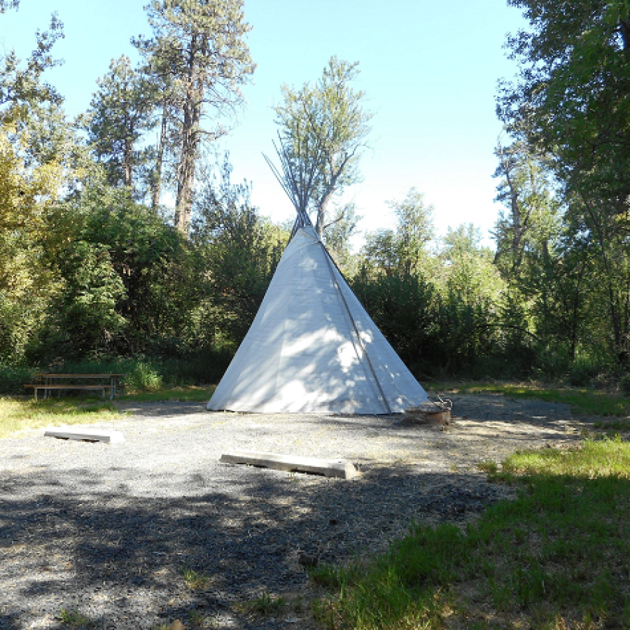 Lewis & Clark Trail Teepee with parking