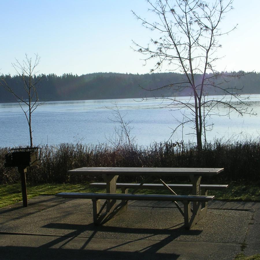 Picnic area, shoreline, Rich Passage, Puget Sound, views, grass lawns