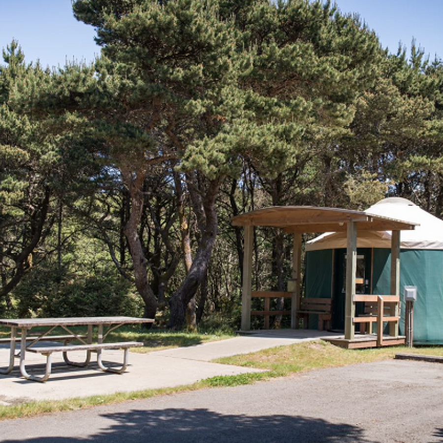 Twin Harbors Yurt with picnic table