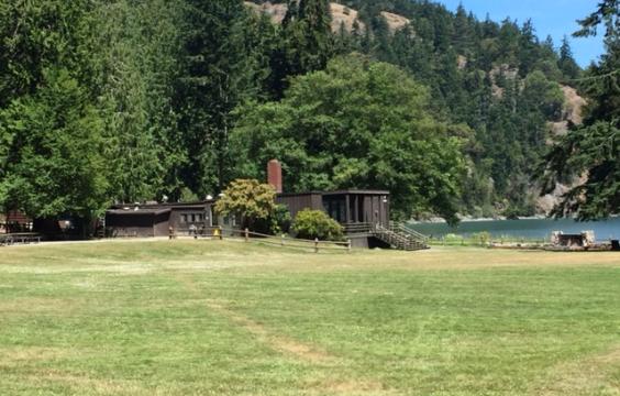 Cornet Bay Main Lodge